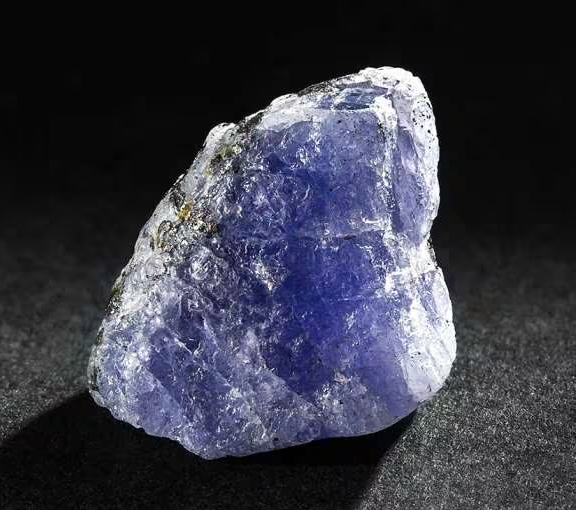 Mineral Tansanit - Tansanitschmuck in Wien kaufen