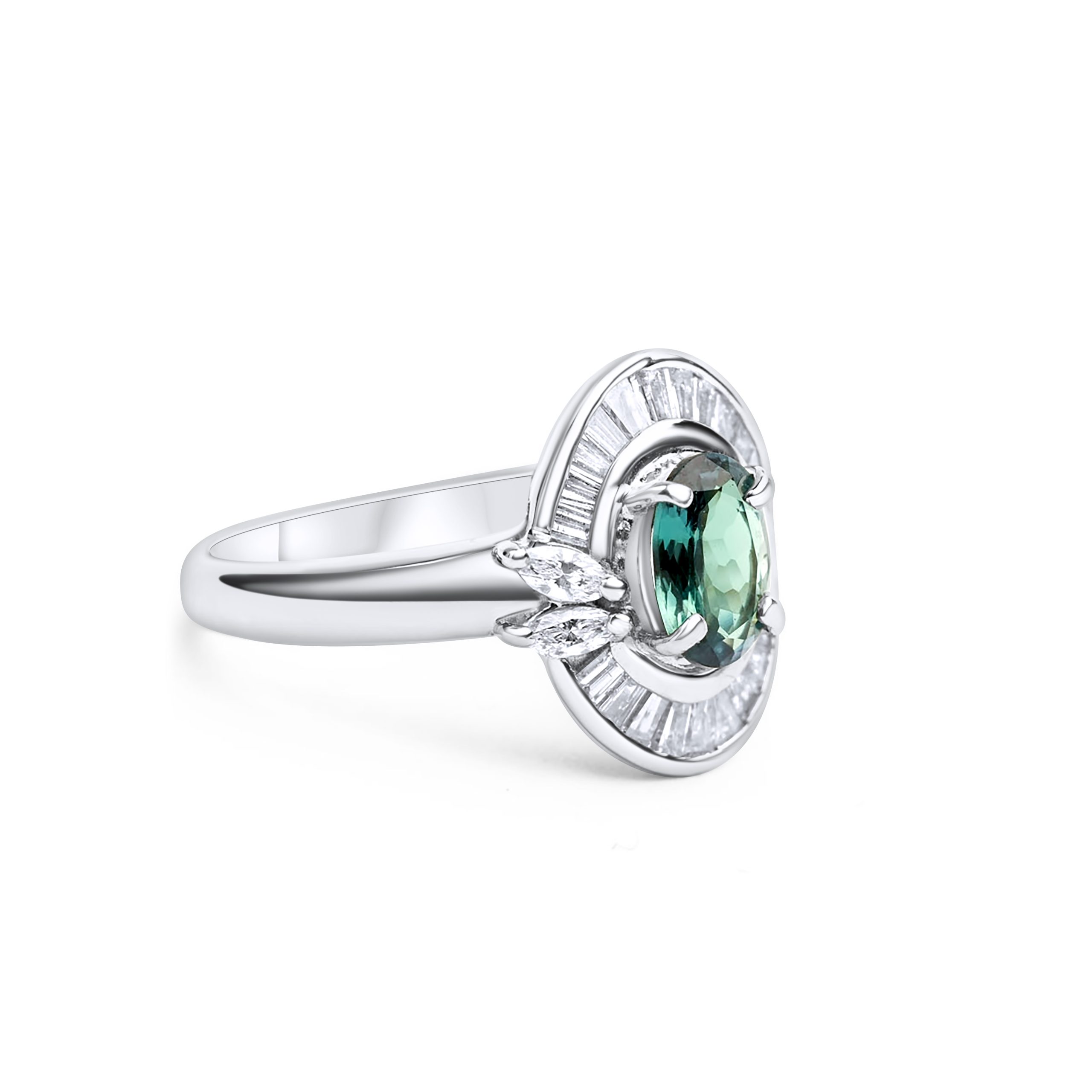 Platinring mit Alexandrit und Diamanten – luxuriöser Damenring mit Farbwechsel-Edelstein