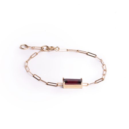 Zarte Armkette aus 14kt Gold mit Granat – “Paper Clip”