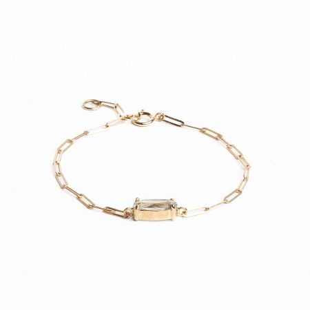 Zarte Armkette aus Gelbgold mit Aquamarin – filigraner Schmuck für Teenager