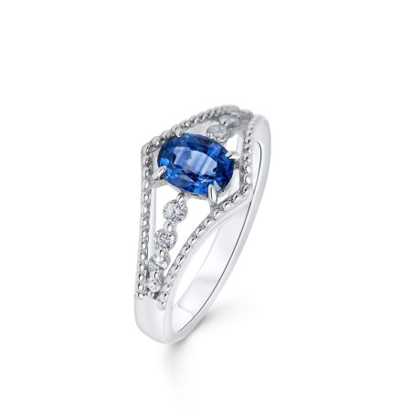 Ring mit königsblauem Saphir und Brillanten